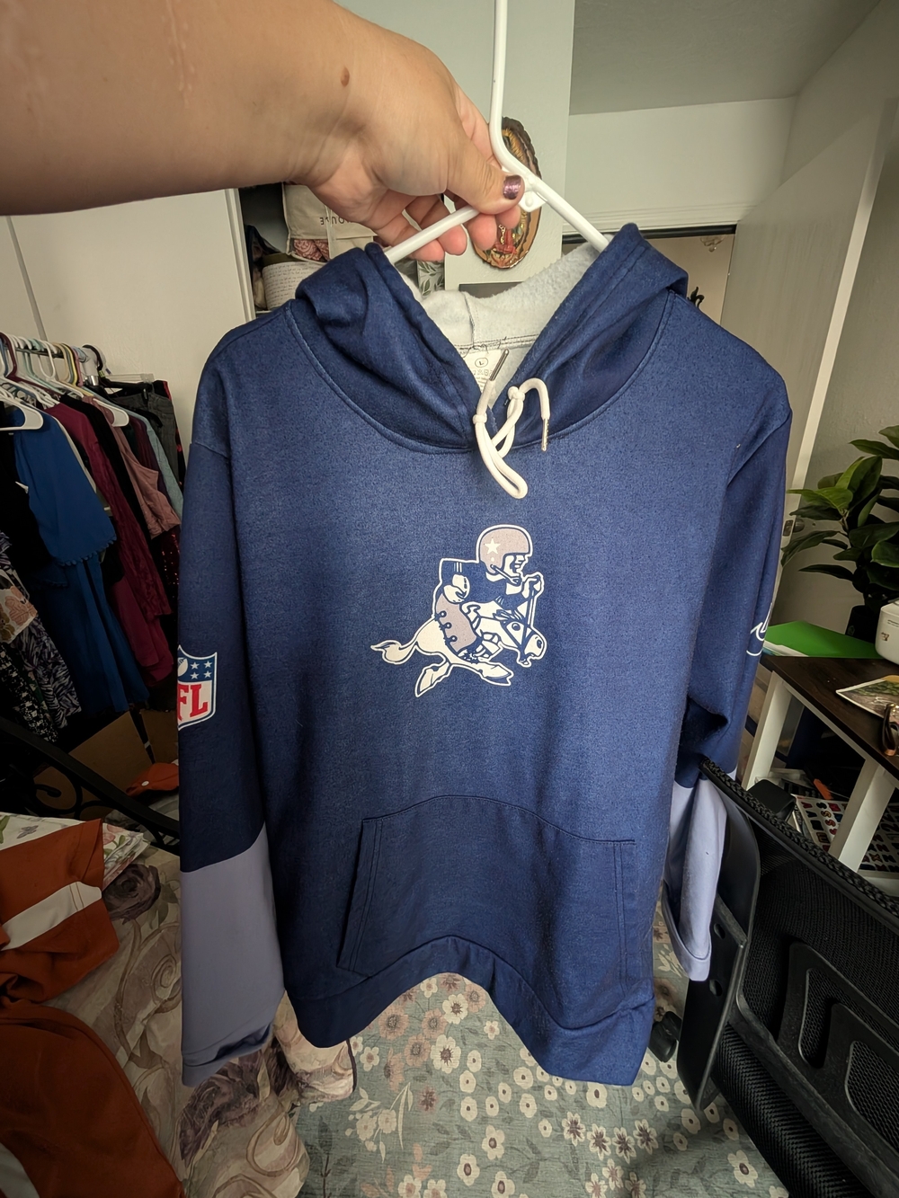 NFL Men's Navy and Light Gray Crewneck Pullover
